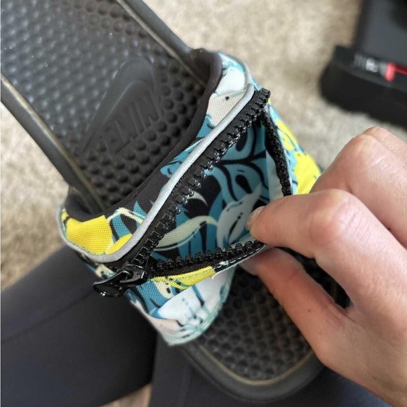 Nike Black and Vibrant Pattern Slide Sandals - Picture 2 of 4